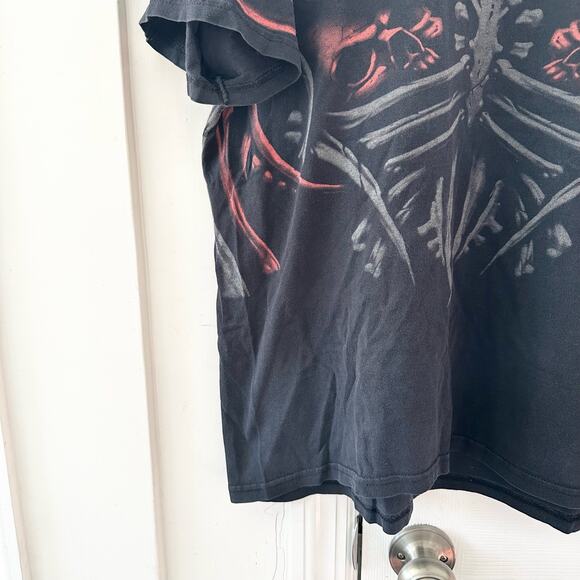 Vintage Anvil Liquid Blue Paper Tag Black 2008 Red Skull Pile Graphic Tee XL - Picture 16 of 16
